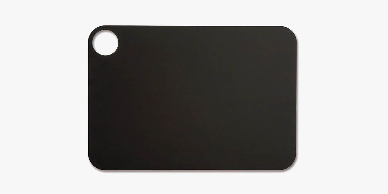 Tabla de Corte negra con colgador 330 x 230 mm